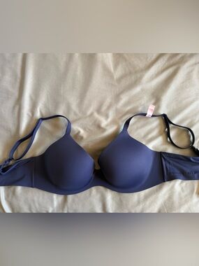 Victoria's Secret Navy lightly lined bra